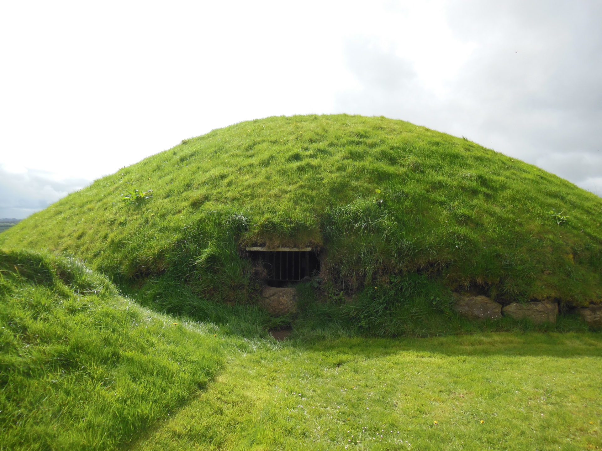 6-sentenced-for-removing-artifacts-digging-in-native-american-burial-mound