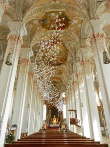 inside-heiliggeistkirche-munich-germany