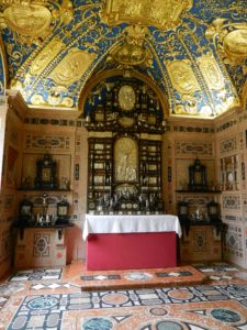 rich-chapel-munich-residenz-germany